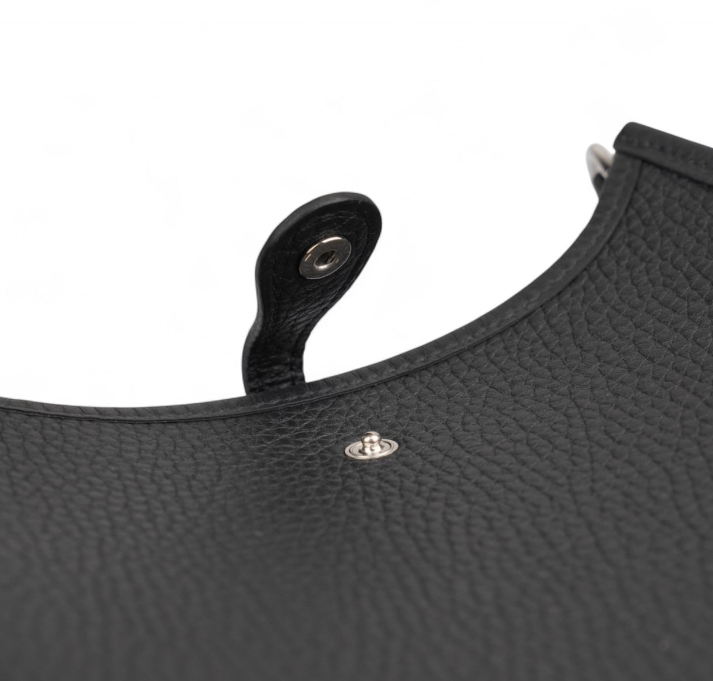 Evelyn 16 Black
