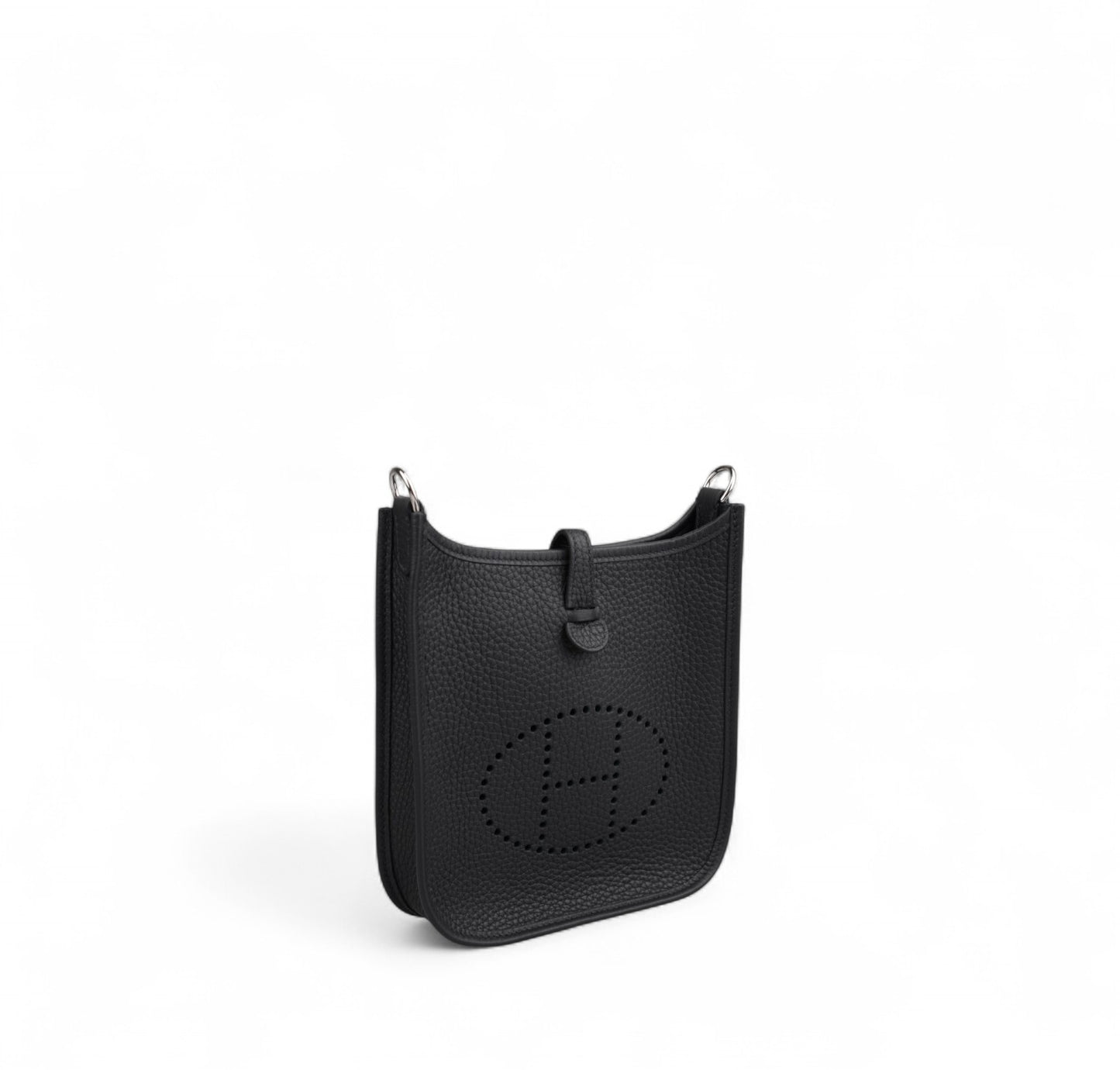 Evelyn 16 Black