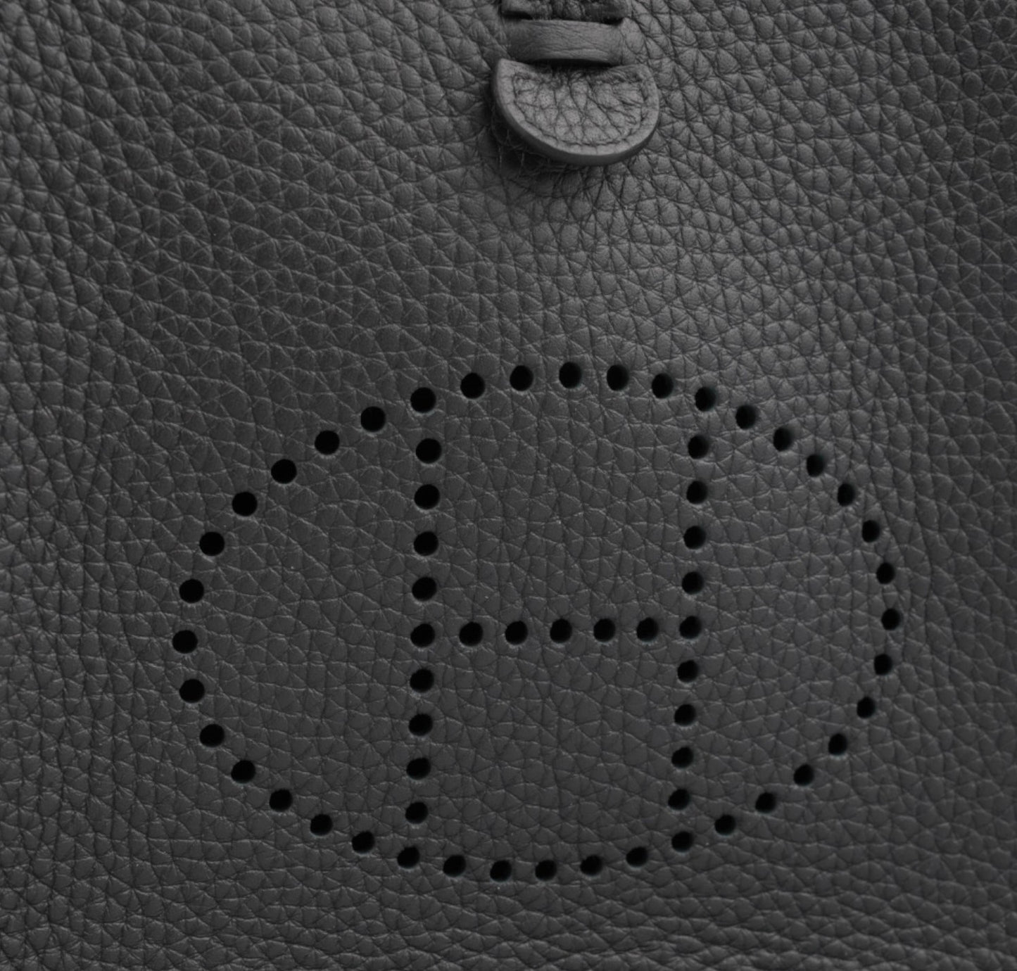 Evelyn 16 Black