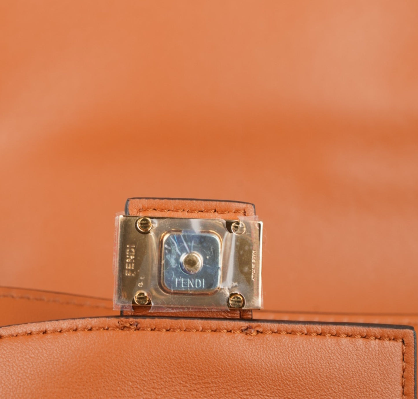 Multi-pocket baguette