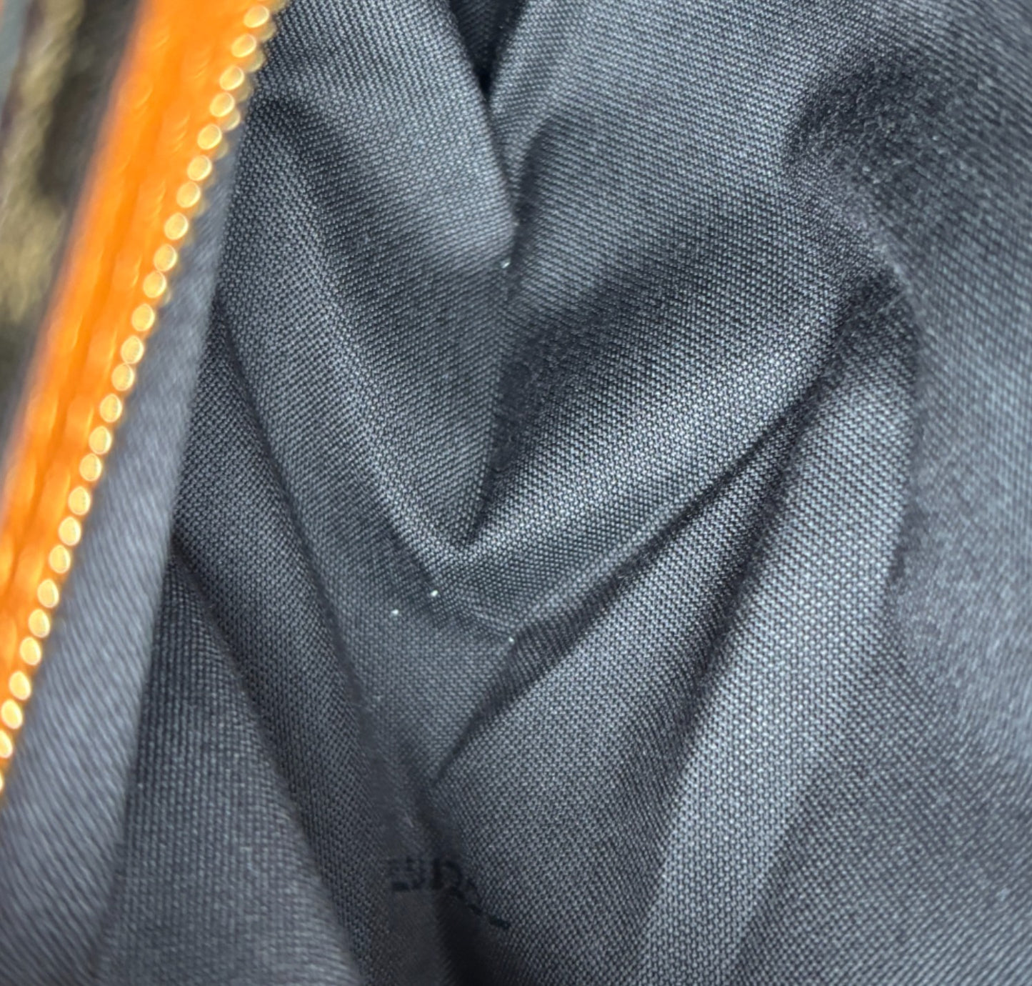Multi-pocket baguette