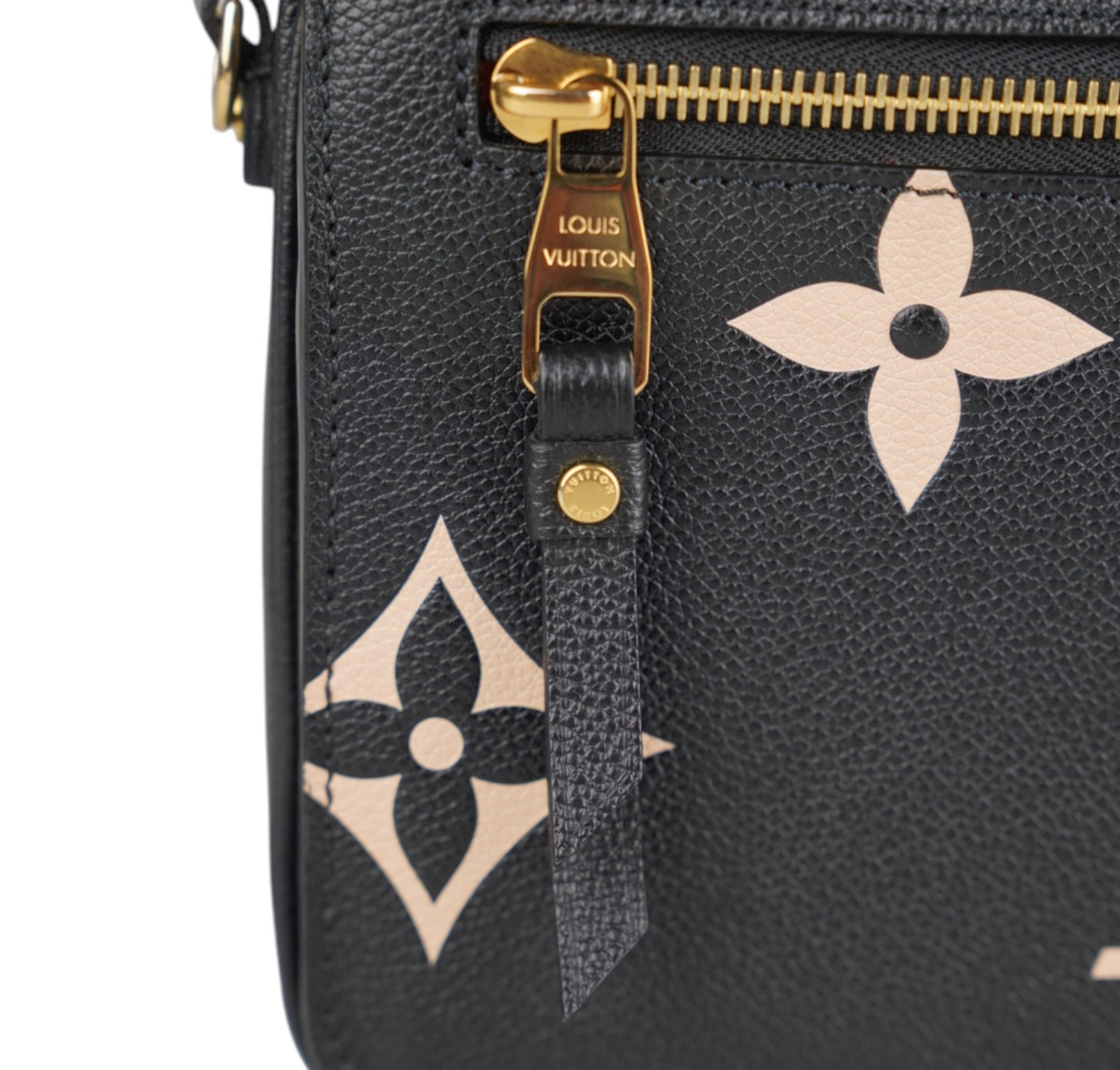Metis clutch bag