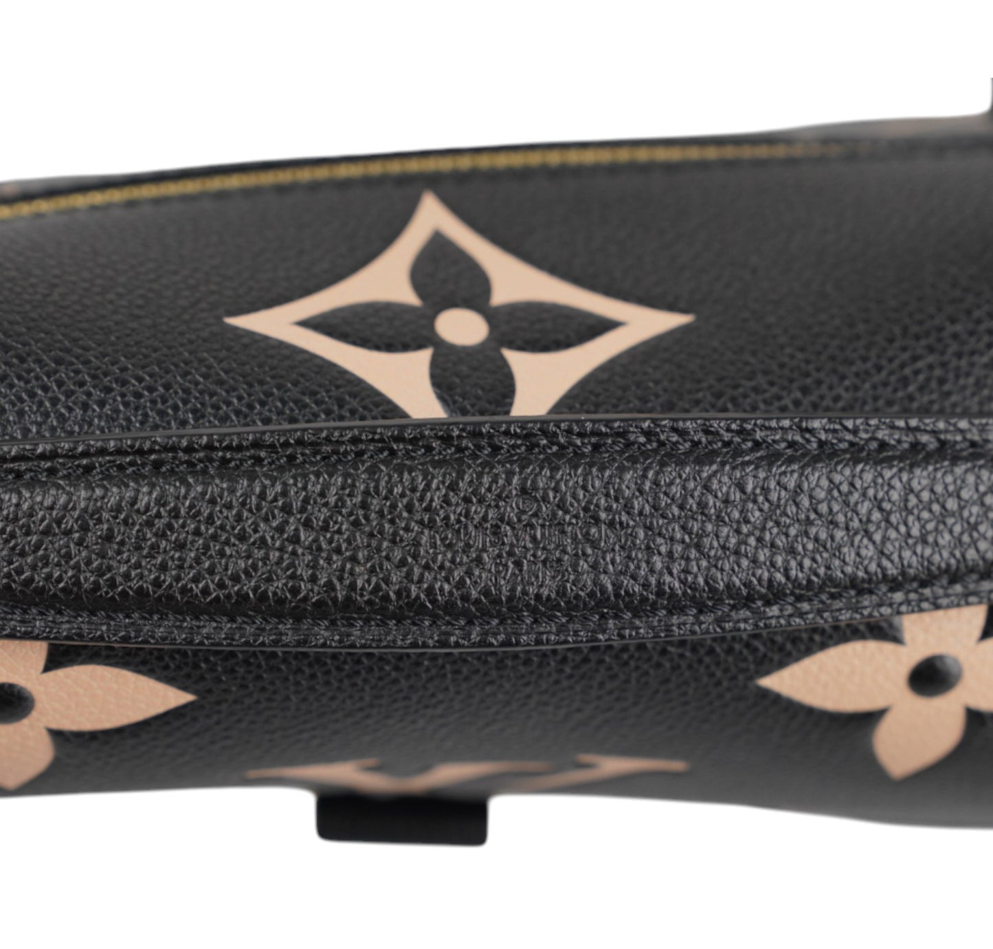 Metis clutch bag