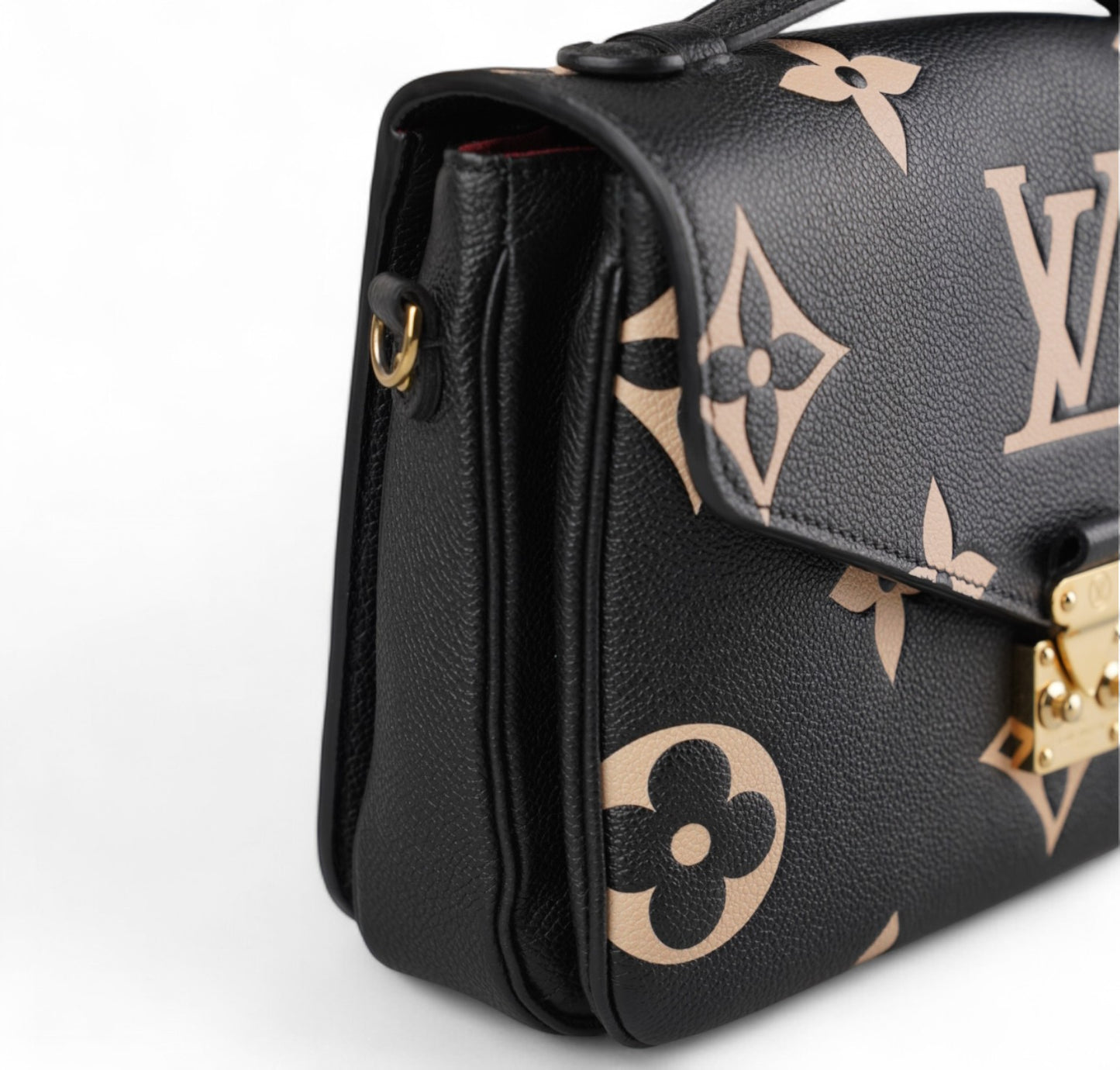 Metis clutch bag