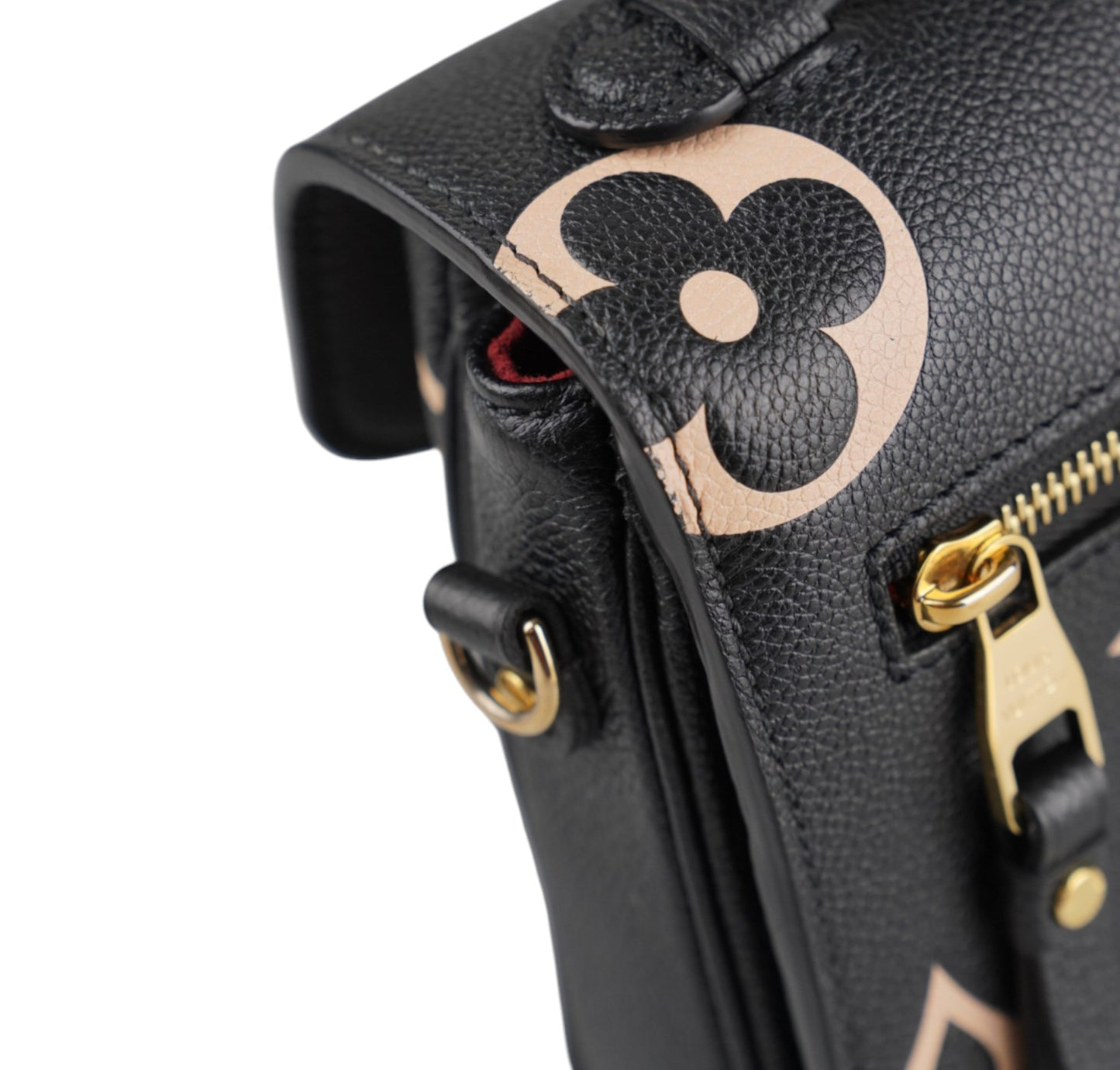 Metis clutch bag