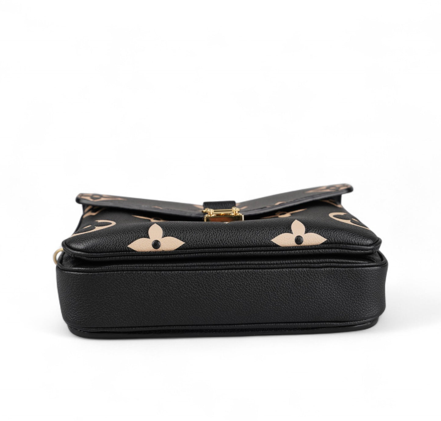 Metis clutch bag