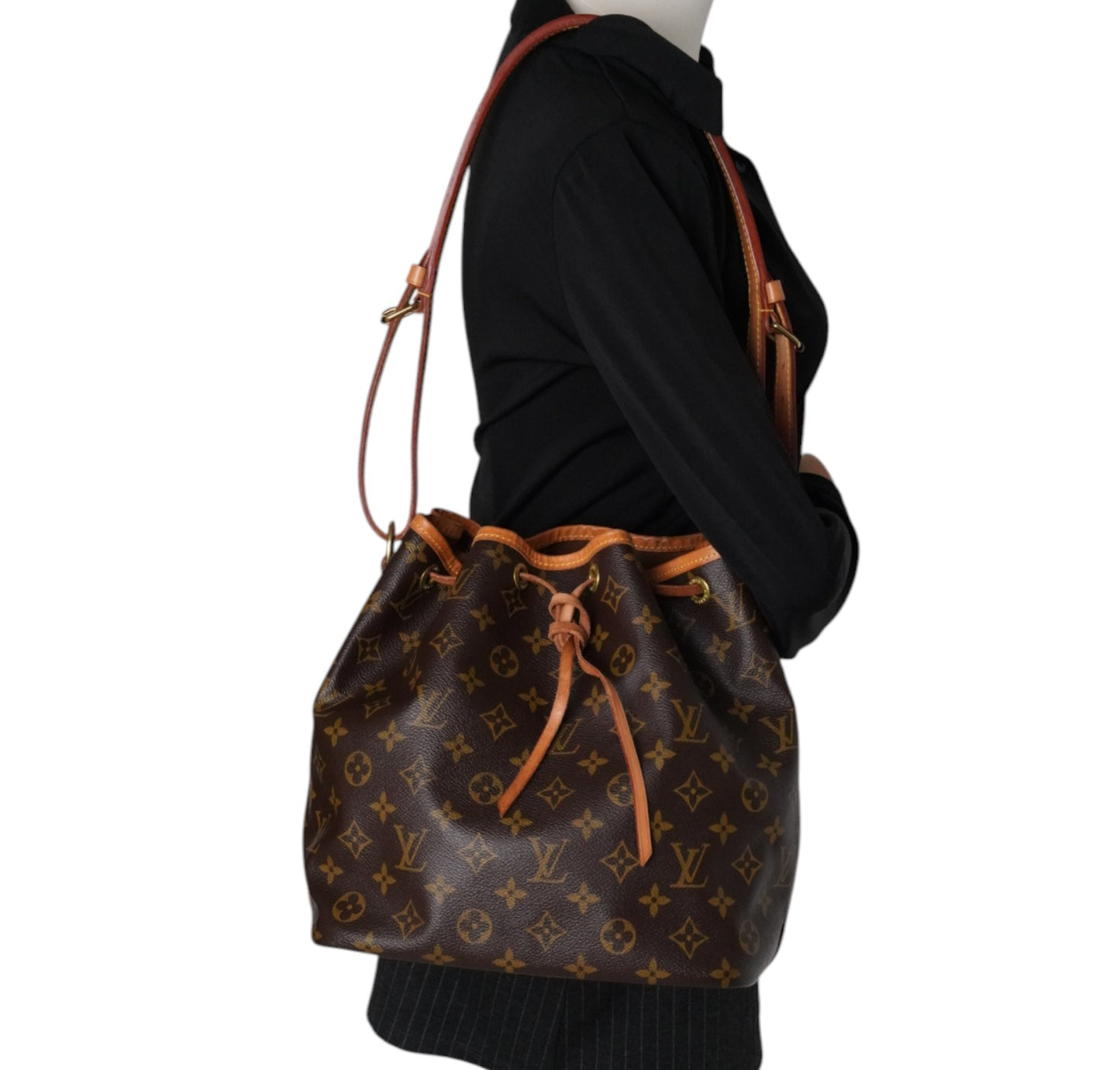 Noah Monogram
