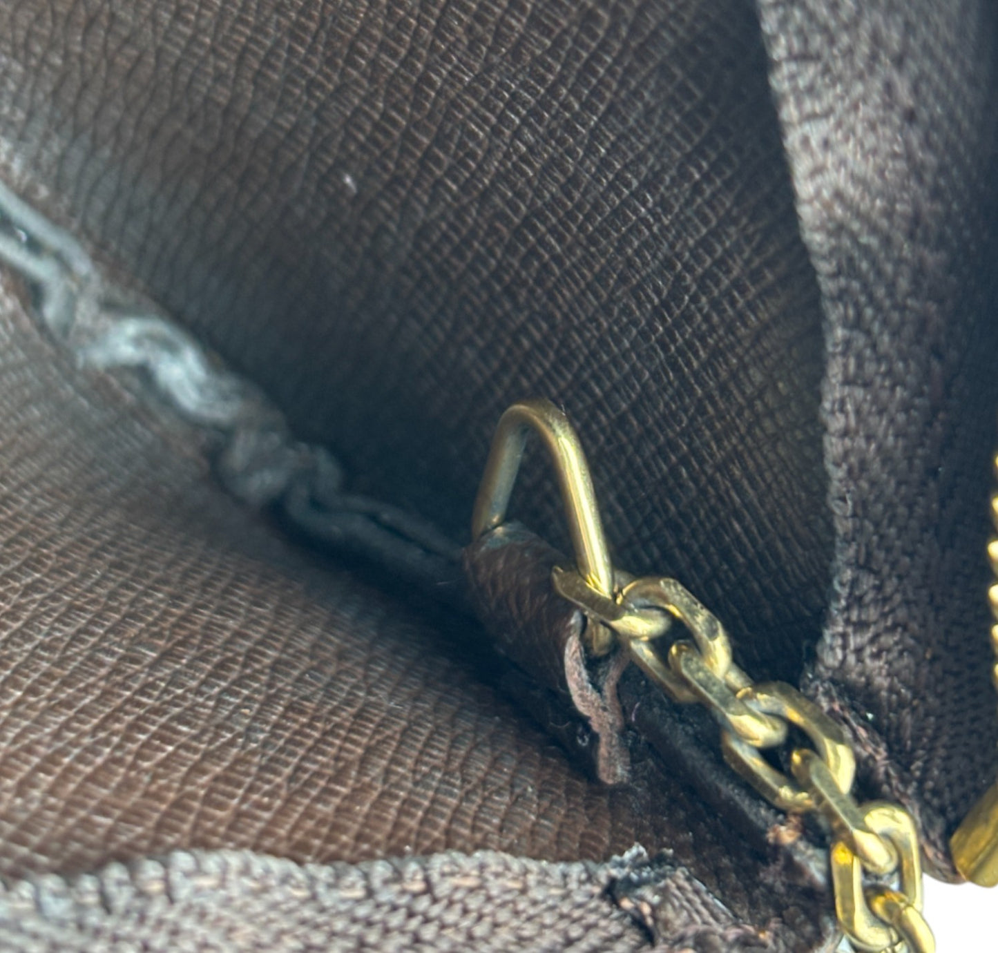 Clutch with chain