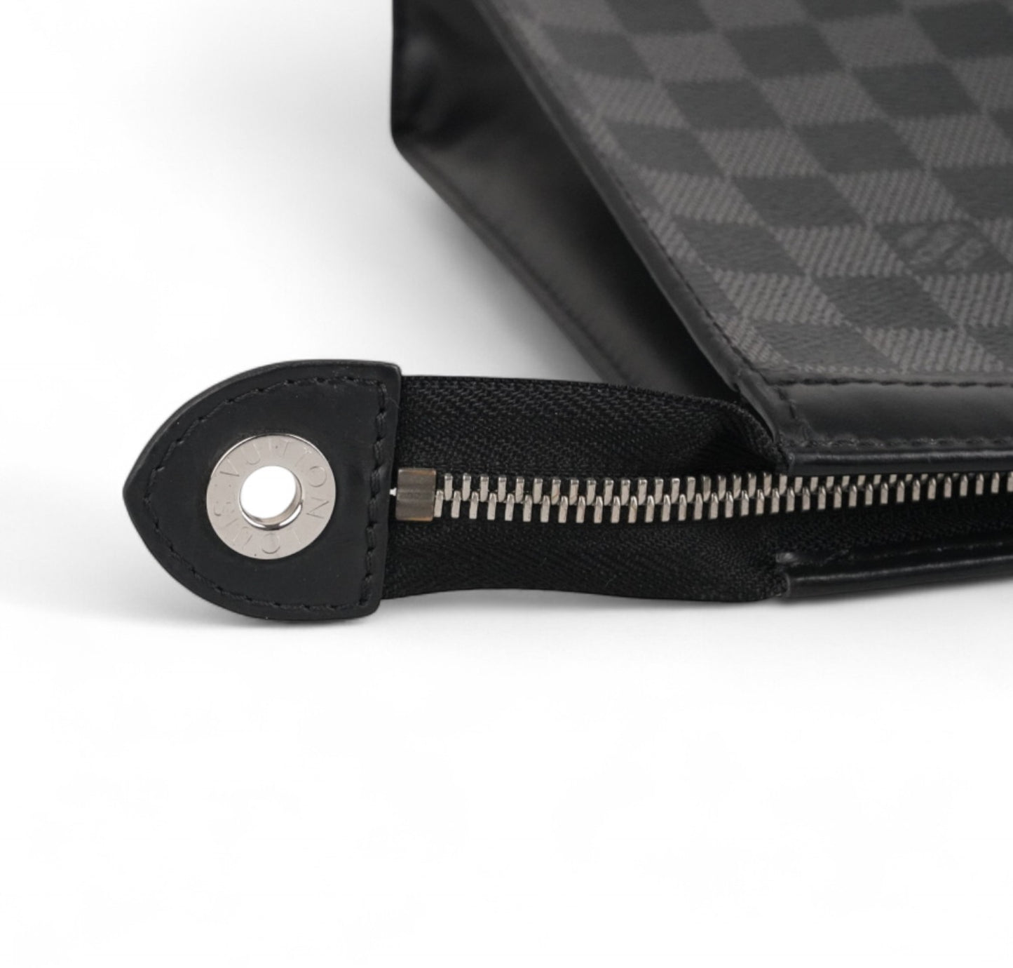 Toilet 26 Damier Graphite
