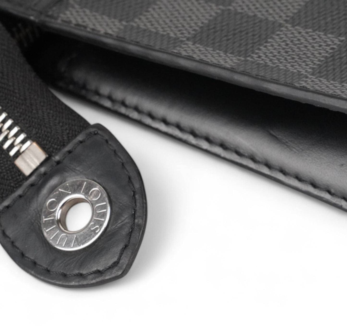 Toilet 26 Damier Graphite