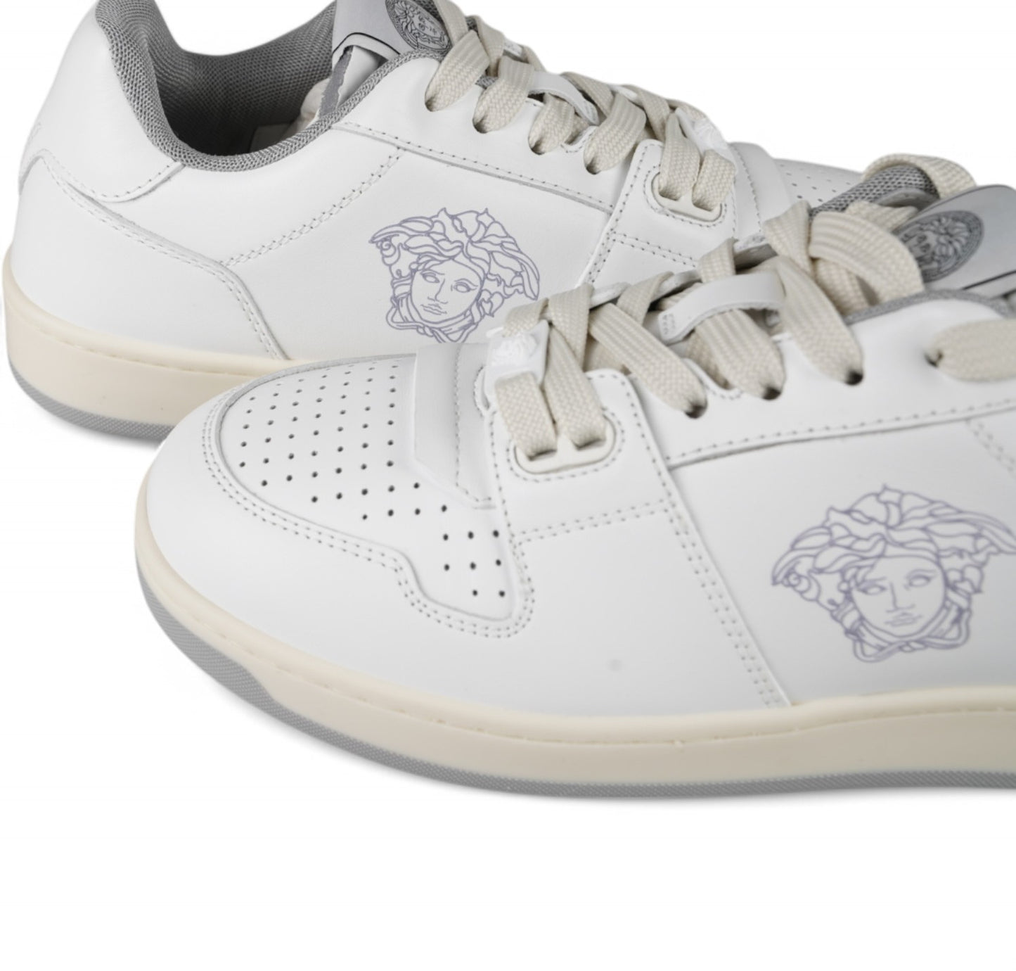 Sneakers Medusa 37