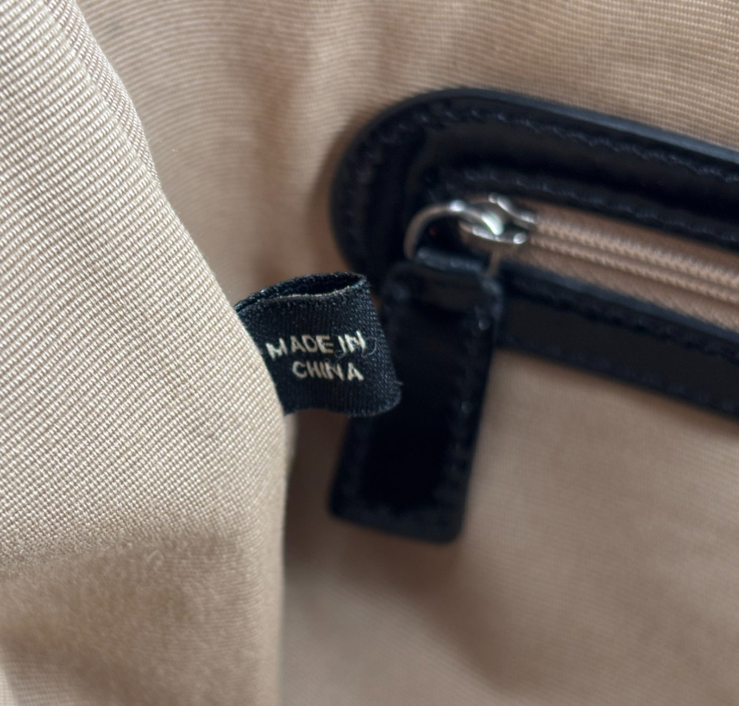 Tote Nova Check Vertical