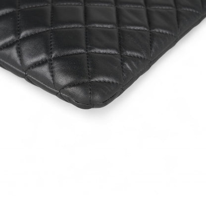 Classic Caviar Clutch
