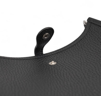 Evelyn 16 Black