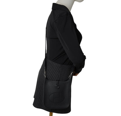 Evelyn 16 Black