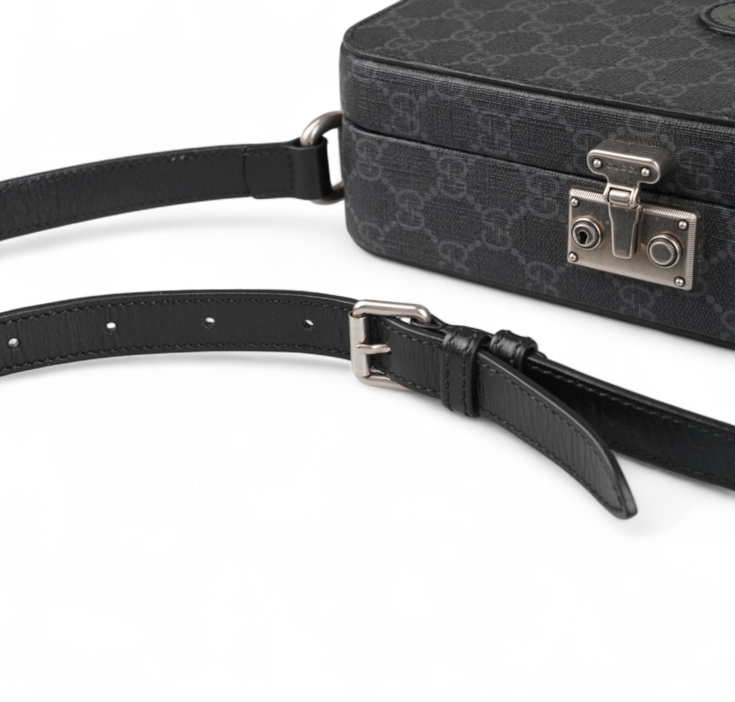 ル*ル様 GUCCI HARD TRUNK CROSSBODY BAG BLAC GUCCI Hard Trunk GG Supreme Tela Monogram Borsa a tracolla – Baggy