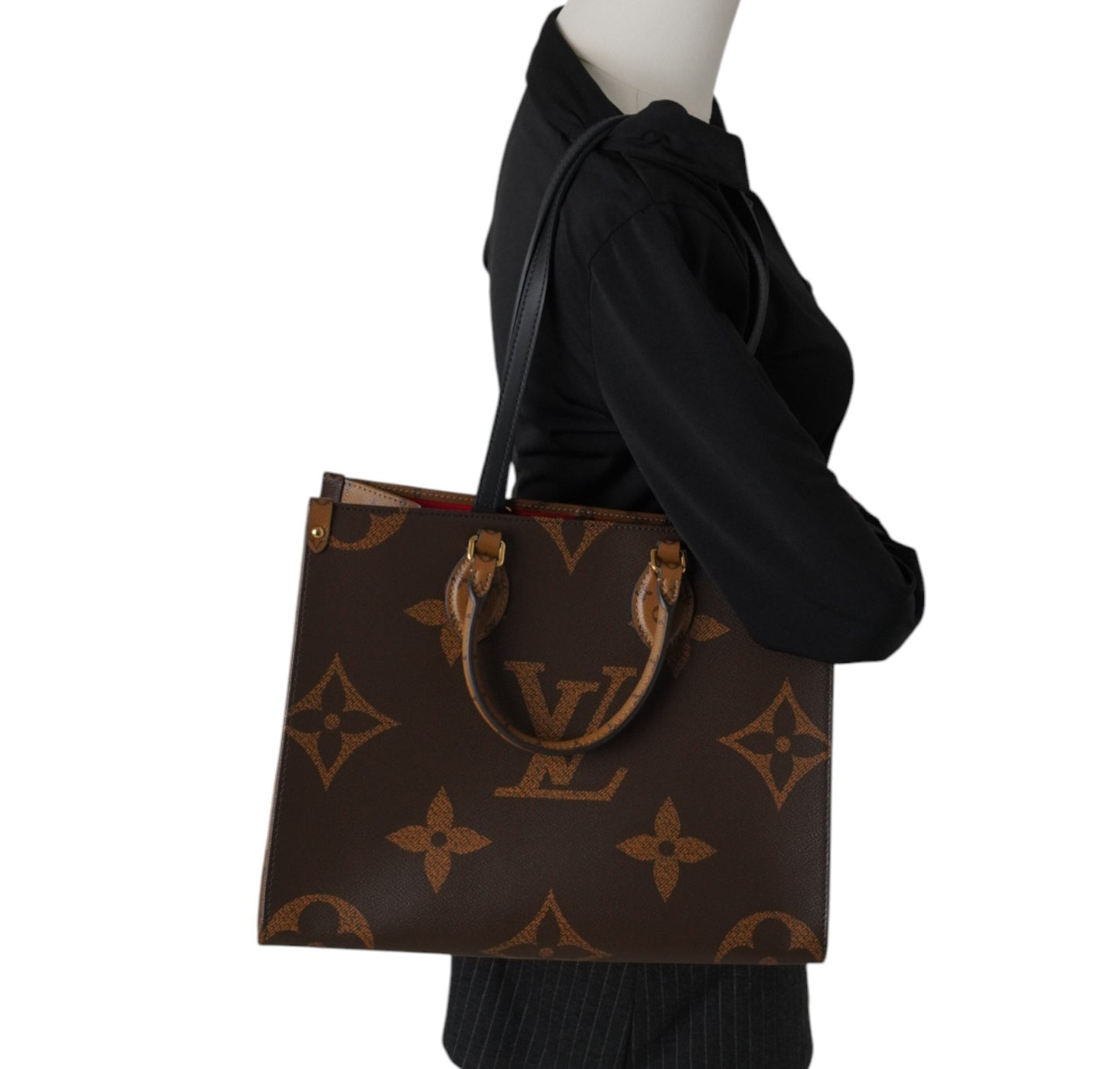 Onthego GM Giant Monogram 