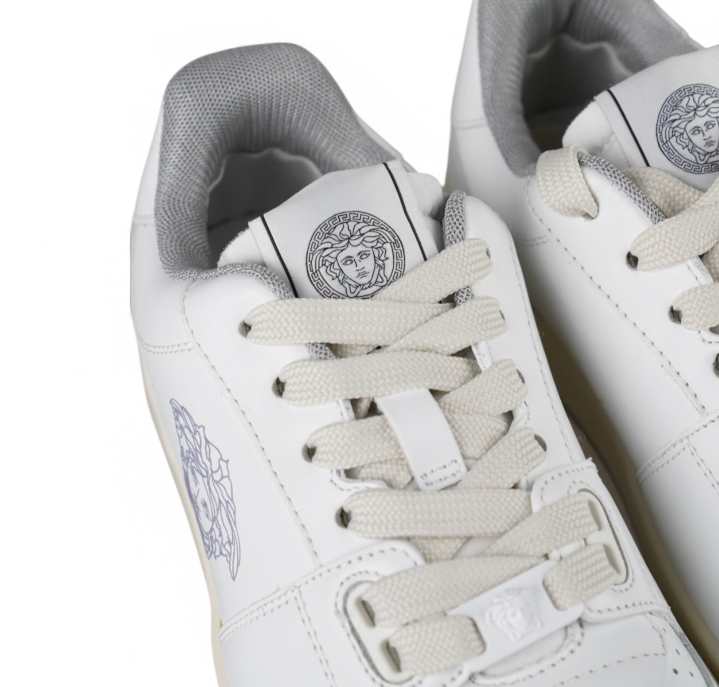 Sneakers Medusa 37