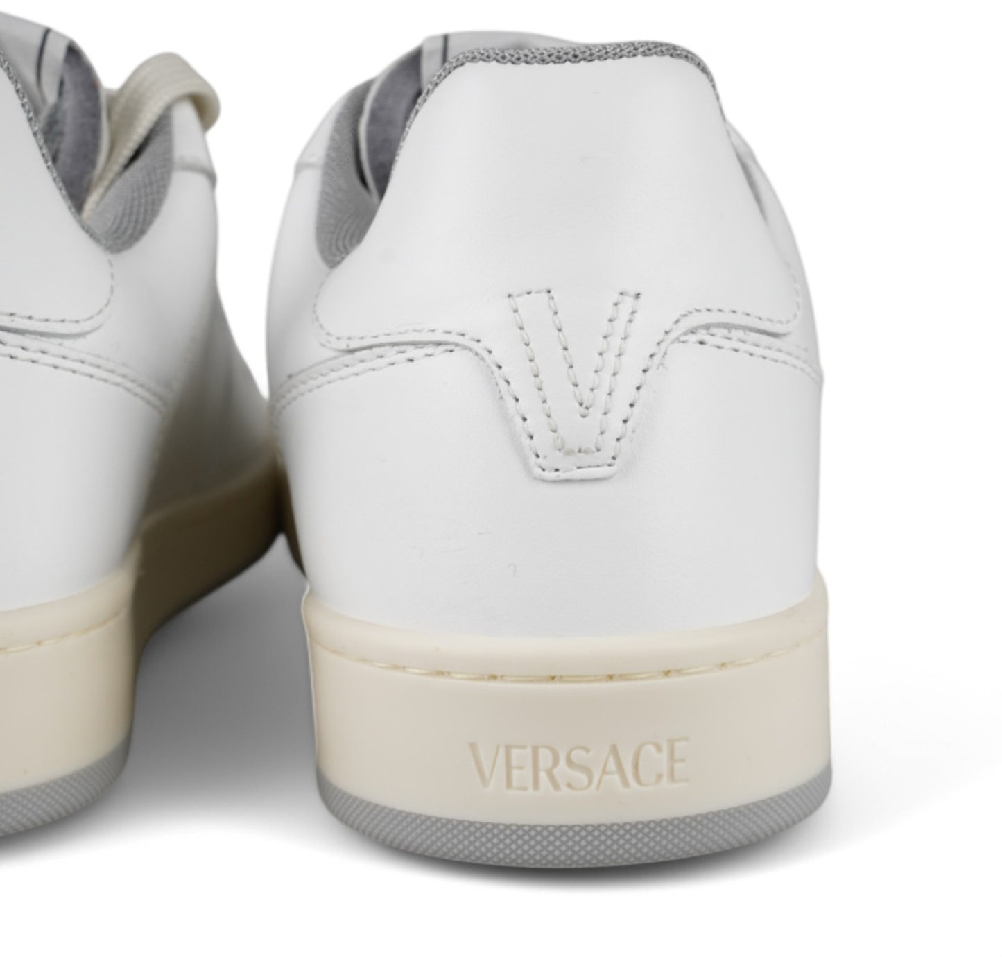 Sneakers Medusa 37