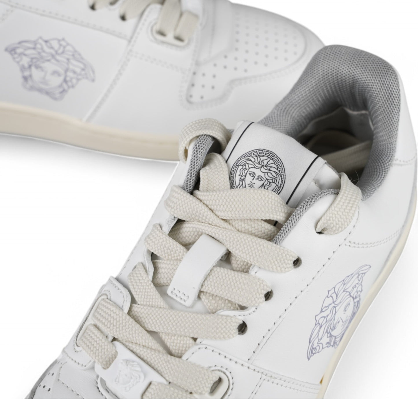 Sneakers Medusa 37