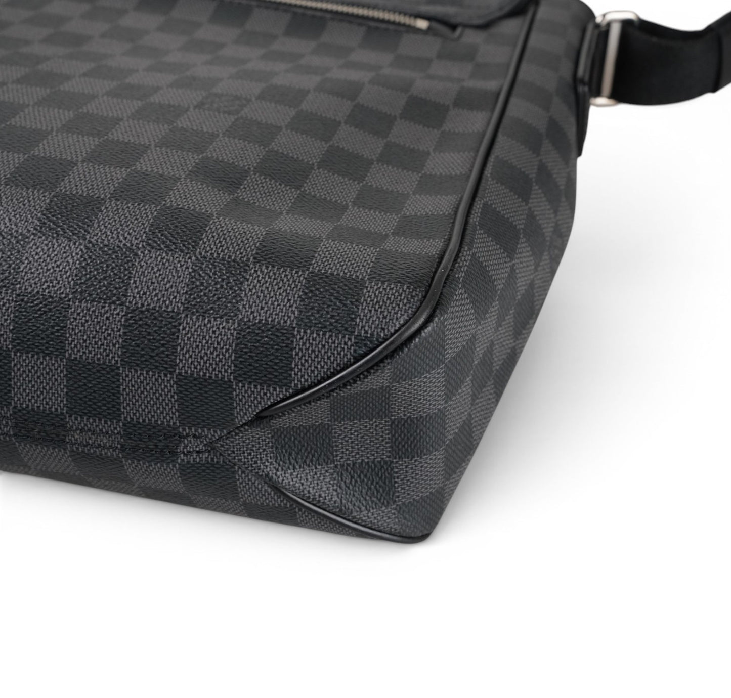 Messenger District Damier Graphite
