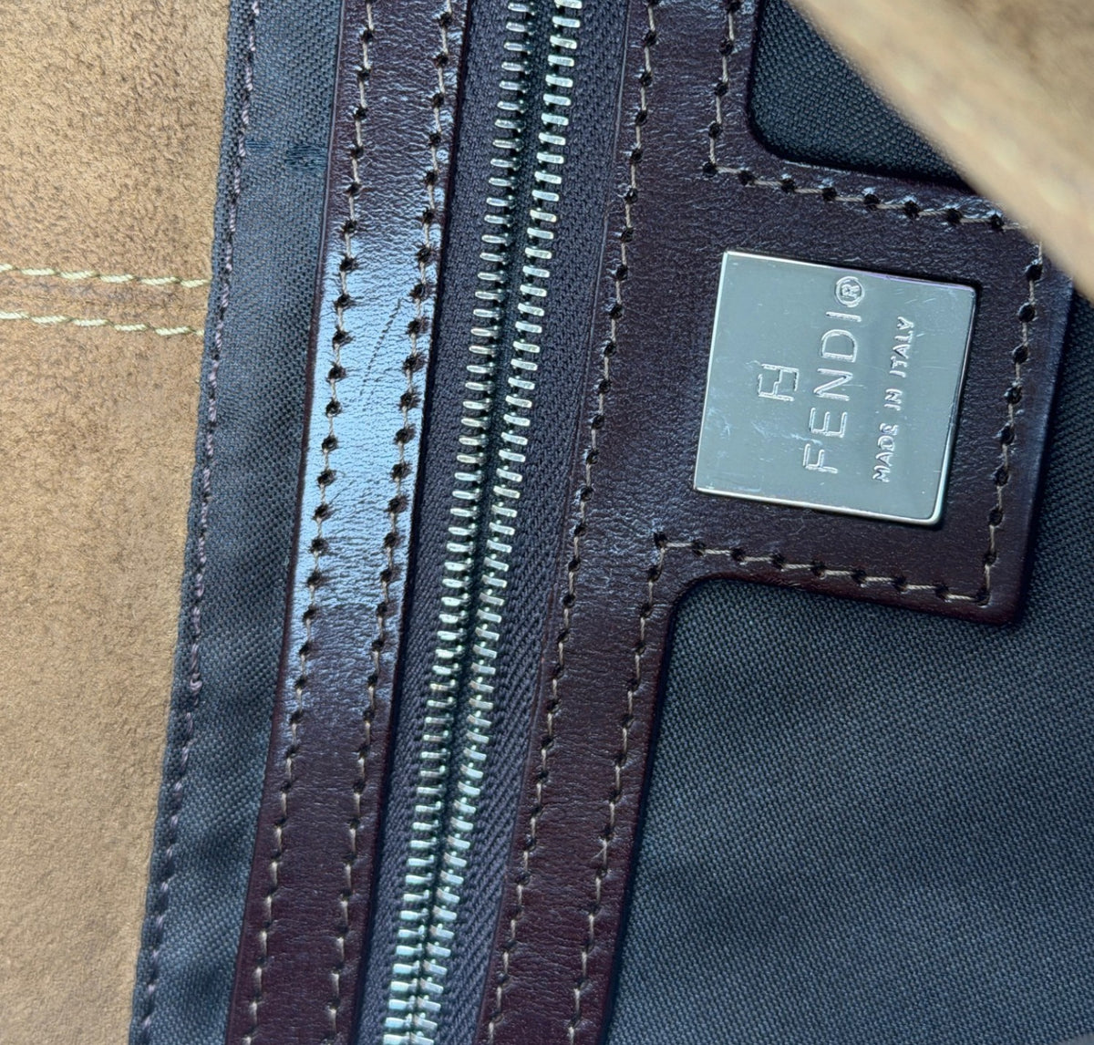 Baguette Suede