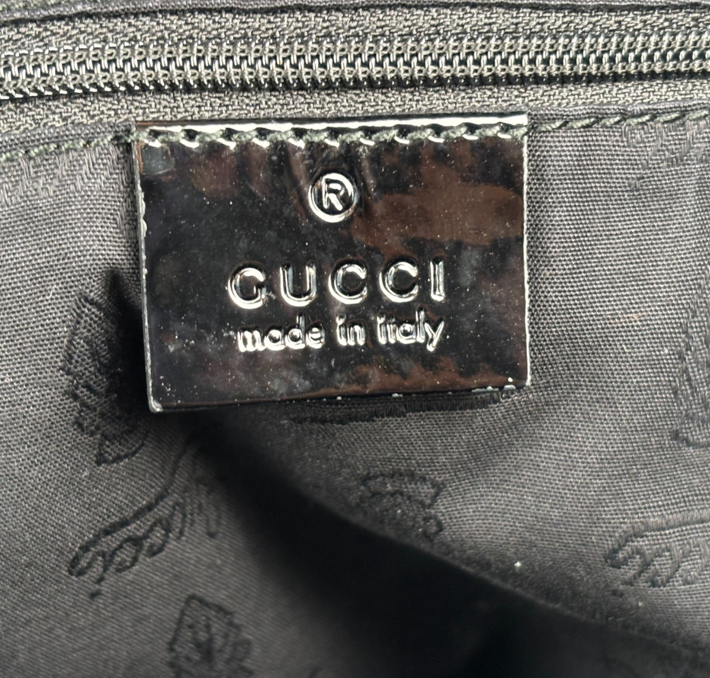 Tote GG Interlocking Charm