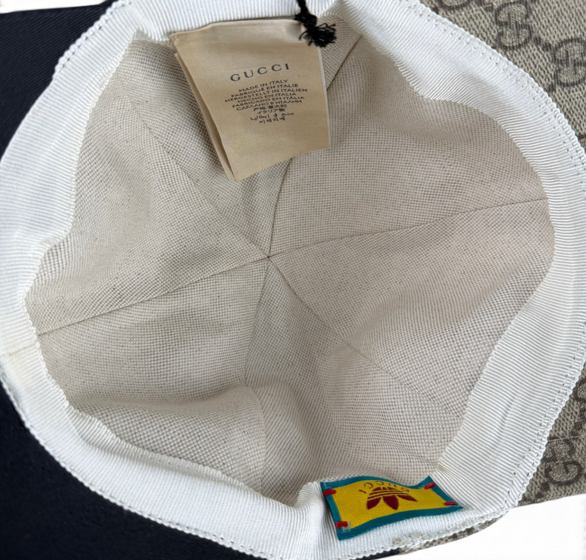 Cappello Double Sided