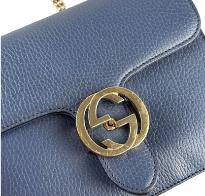Interlocking G