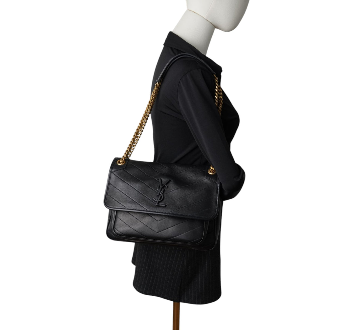 Niki Black Medium