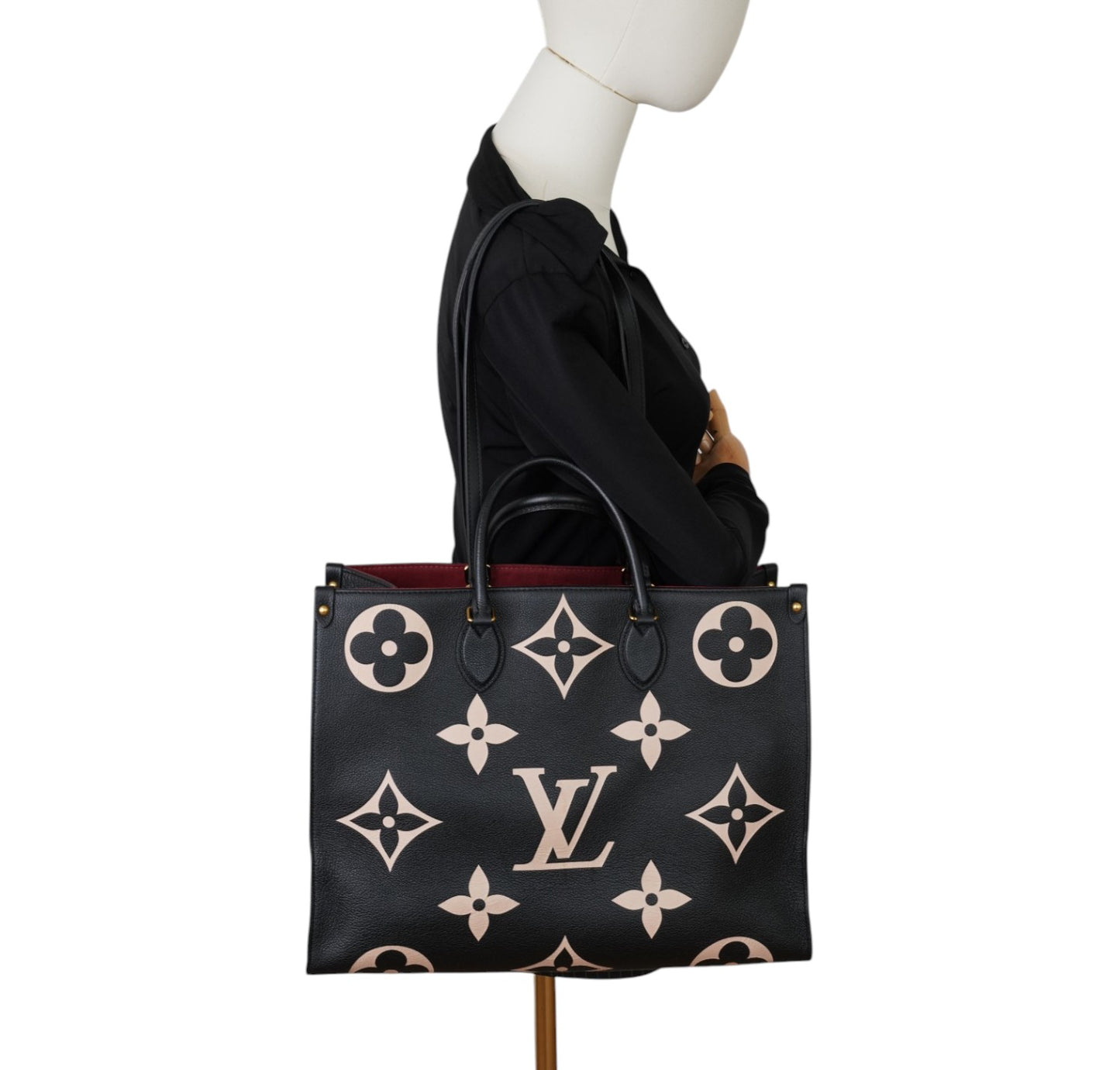 Onthego GM Giant Monogram 