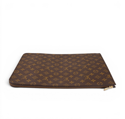 Pochette Jour Monogram