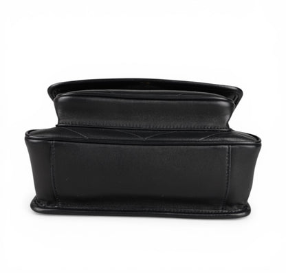 Niki Black Medium
