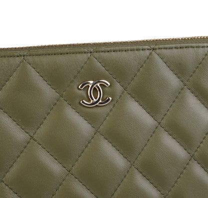 Classic Caviar Clutch