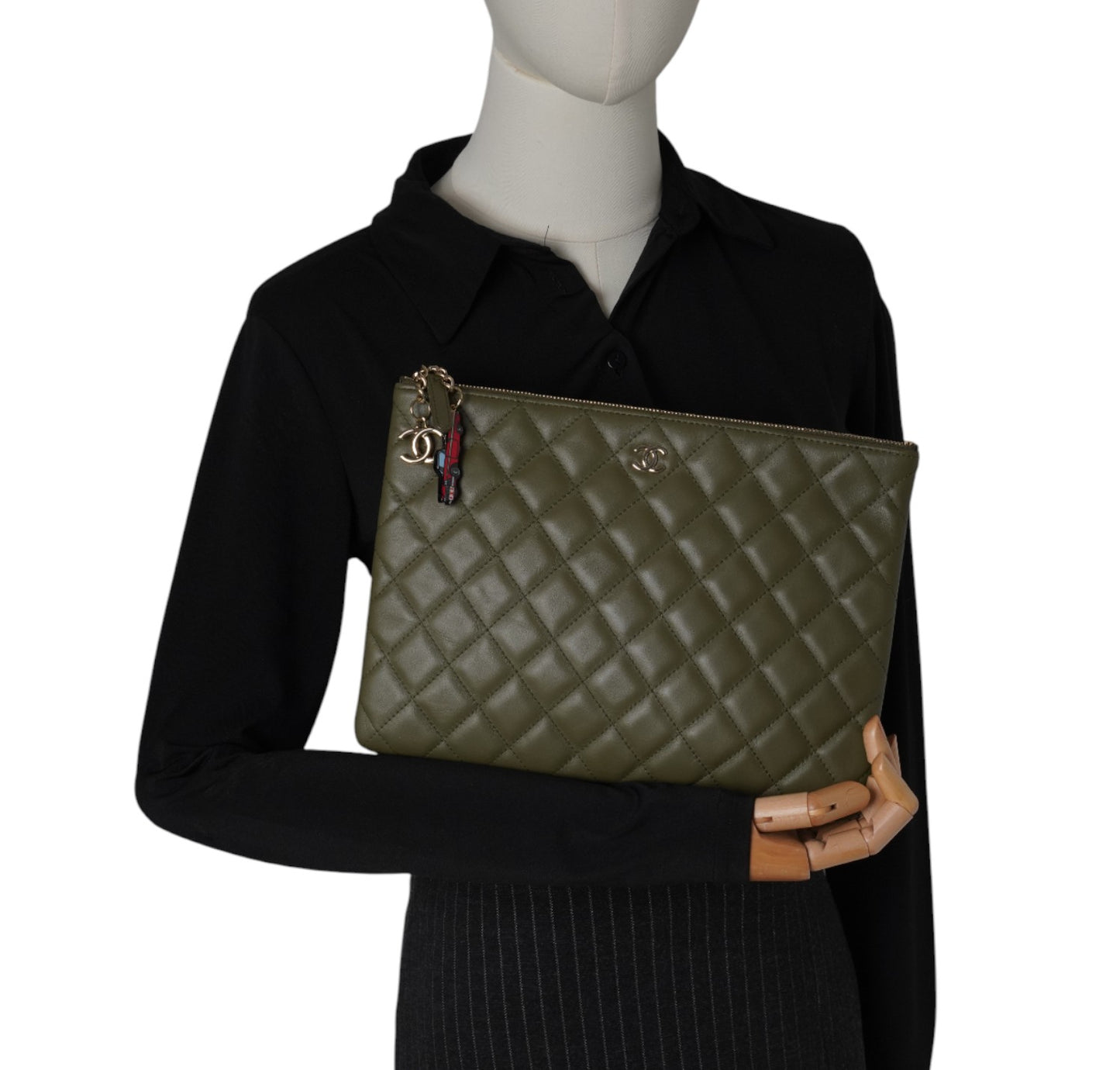 Classic Caviar Clutch