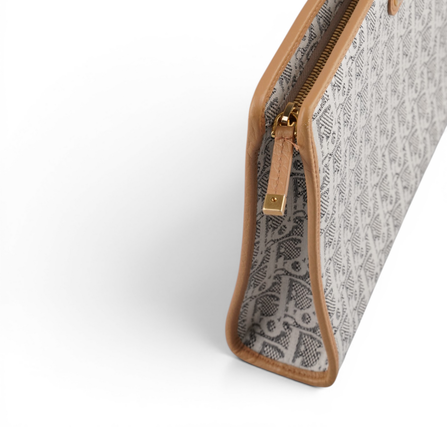 Pochette Dea 30 Montaigne