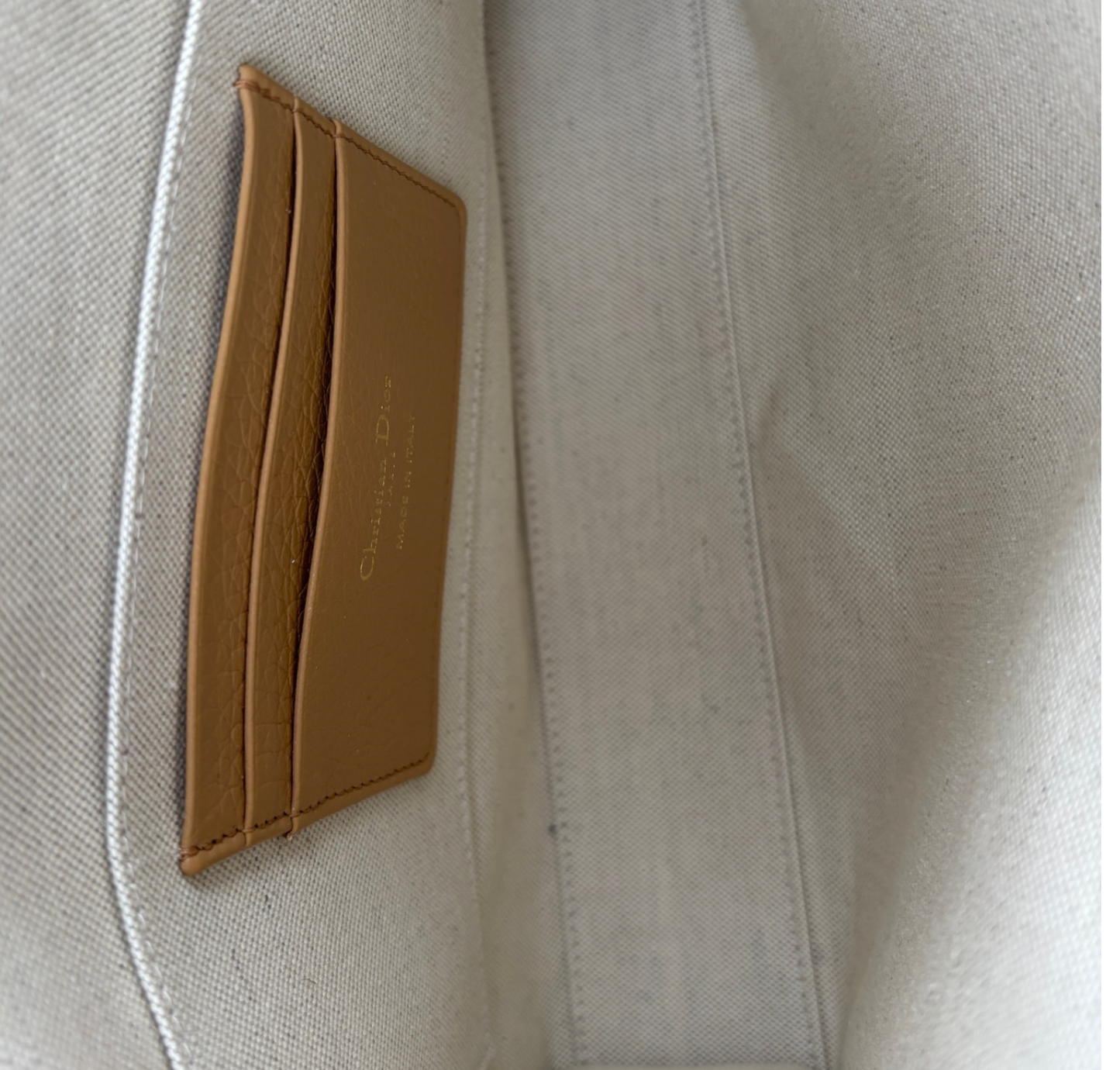 Pochette Dea 30 Montaigne