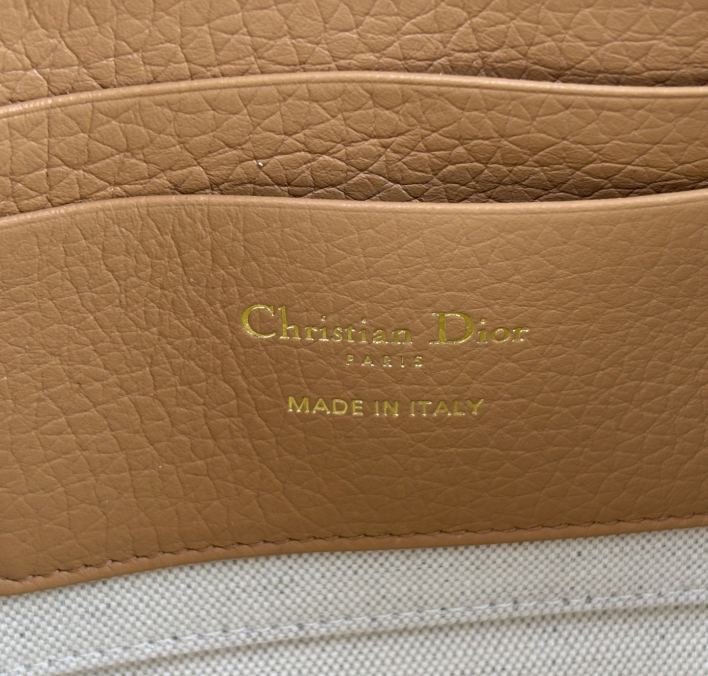 Pochette Dea 30 Montaigne