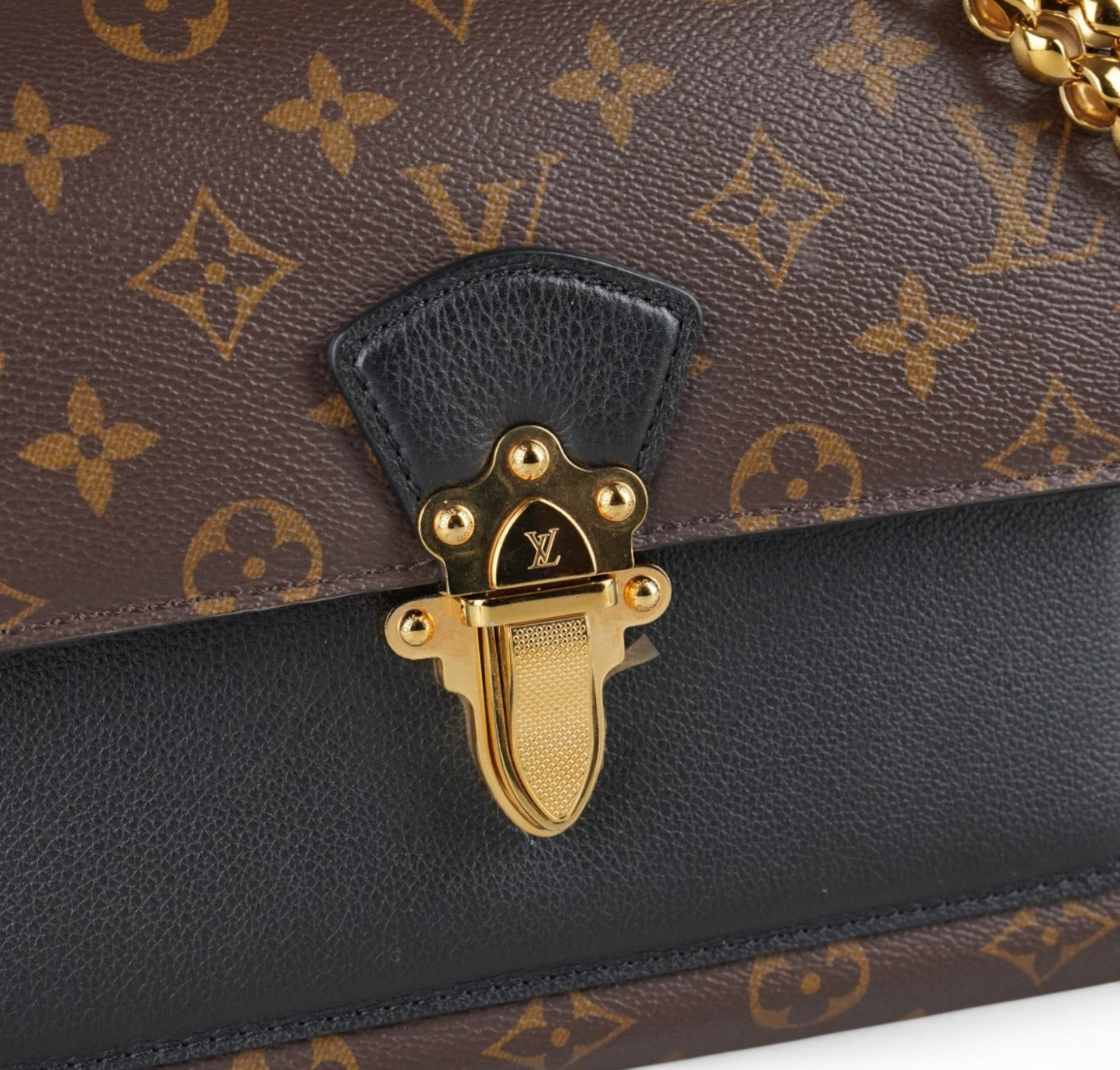 Victoire Monogram