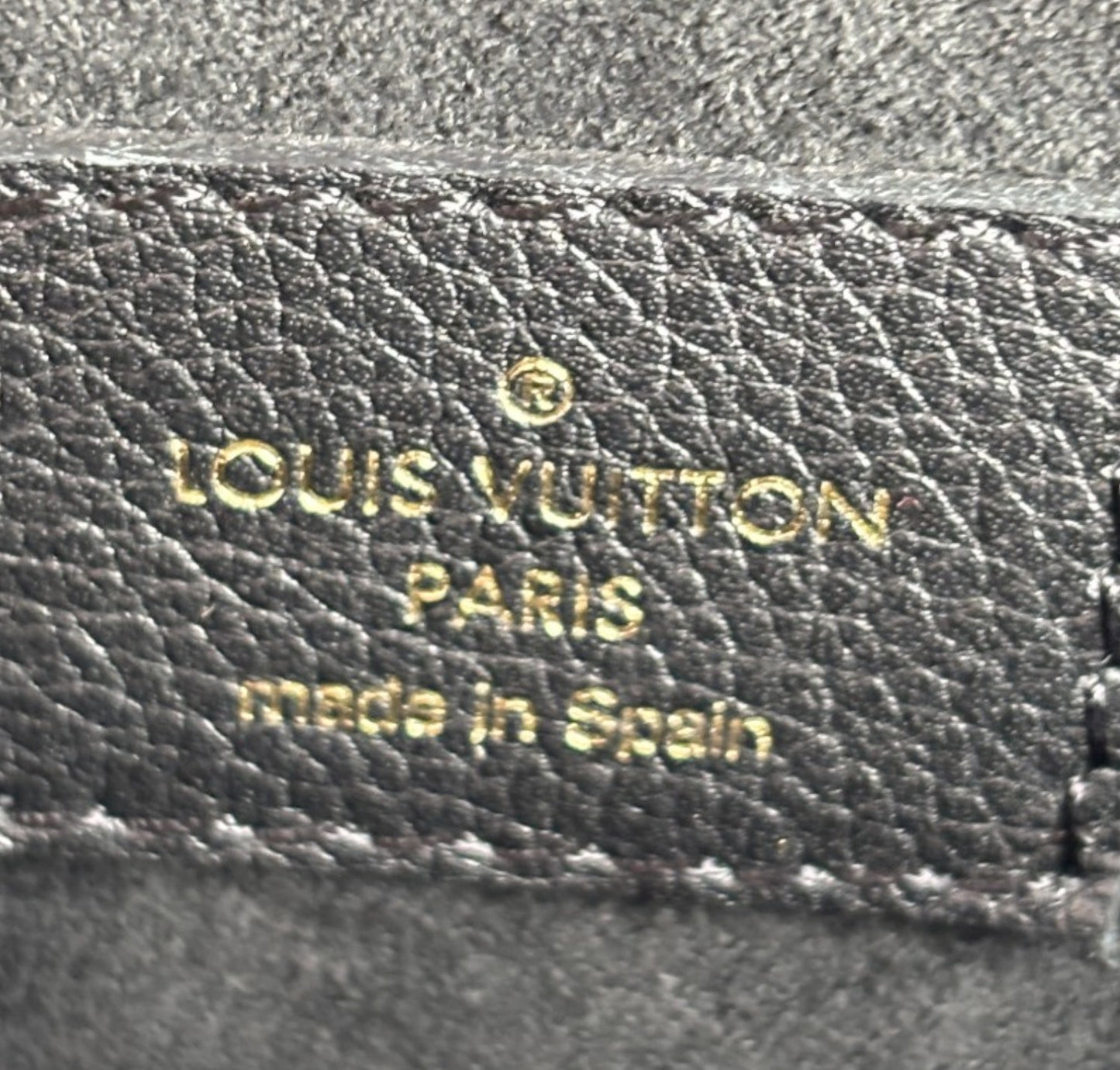 Victoire Monogram